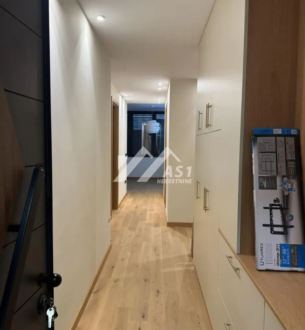 Izdavanje, četvorosoban stan, 97m², Telep, Novi Sad Sve Podlokacije