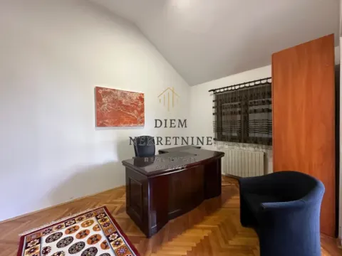 Rent, apartment, 280m², Gorica C, Podgorica - image 10