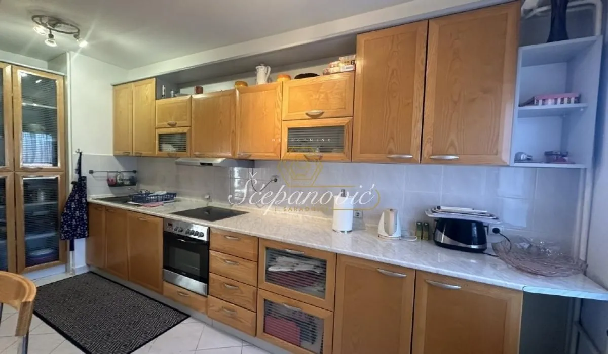 Prodaja, četvorosoban stan, 151m², Centar, Novi Sad