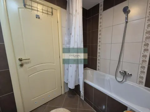 Izdavanje, trosoban stan, 73m², Centar, Jagodina - image 34