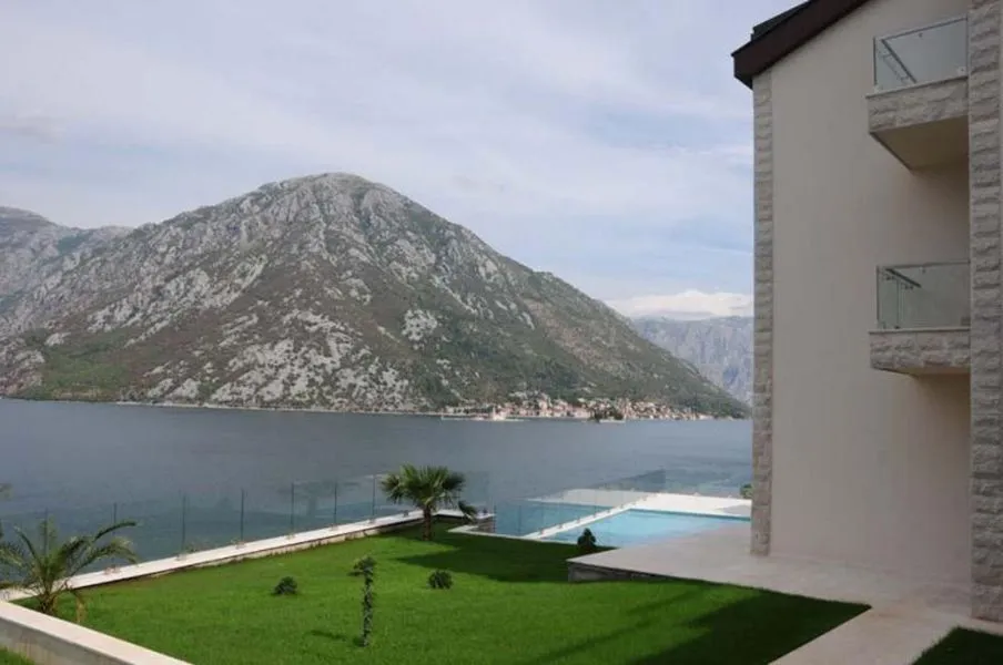 Sale, house, 450m², Kostanjica, Kotor