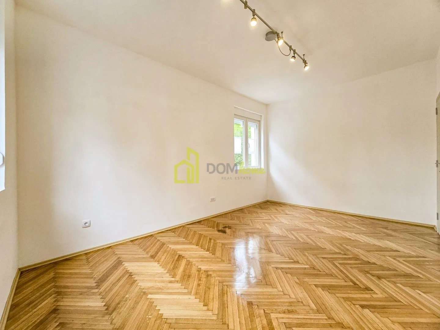 Rent, office space, 61m², Centar, Podgorica