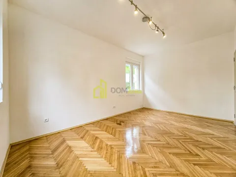 Izdavanje, poslovni prostor, 61m², Centar, Podgorica - image 10