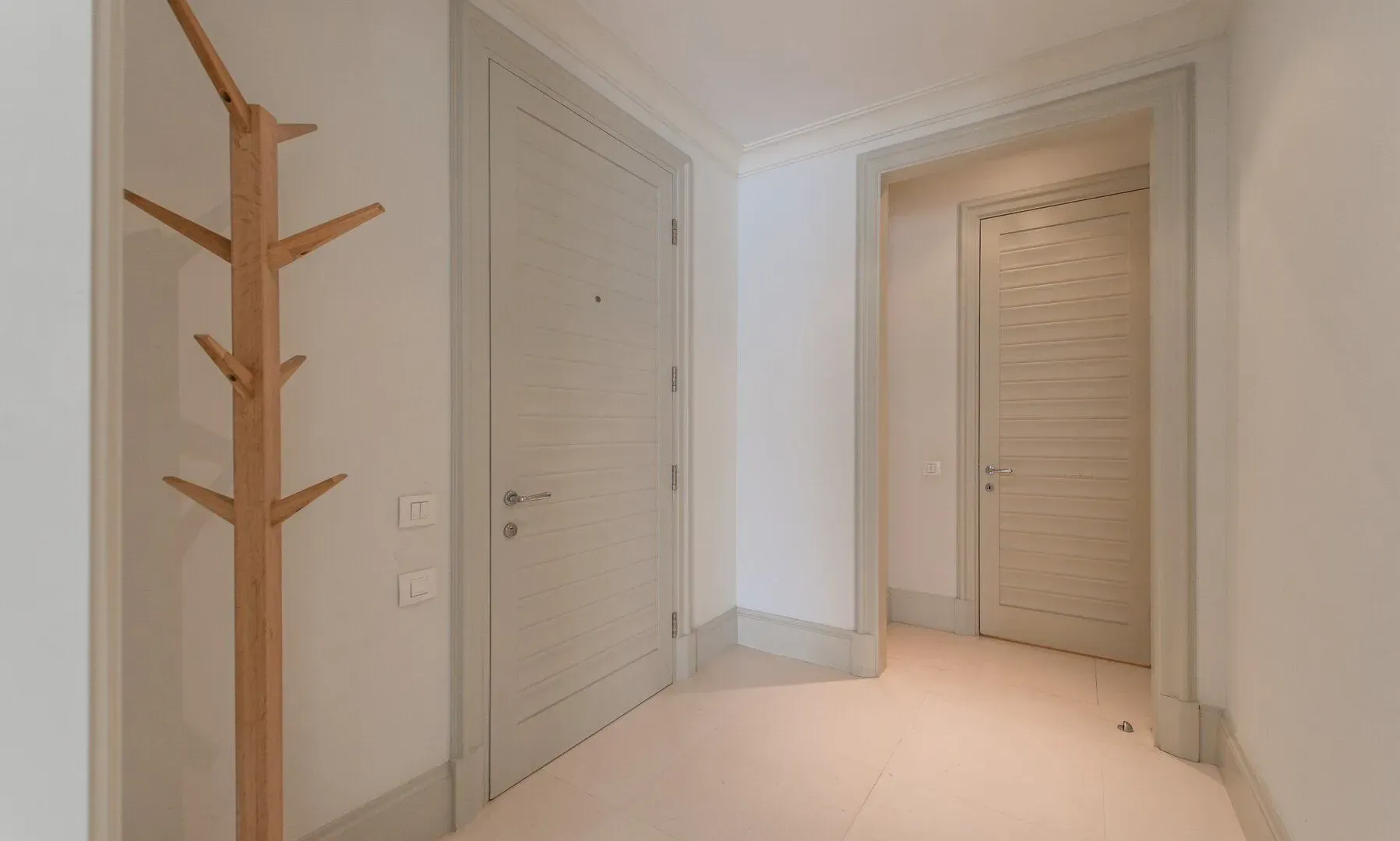 Izdavanje, dvosoban stan, 148m², Porto Montenegro, Tivat