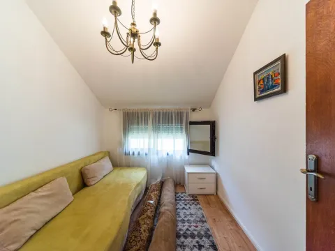 Izdavanje, trosoban stan, 100m², Gornja Gorica, Podgorica - image 15