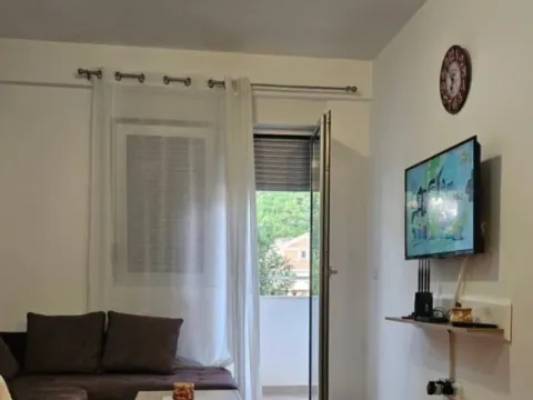 Rent, two bedroom apartment, 40m², Podkošljun, Budva - image 10