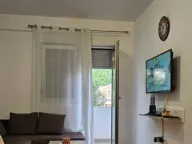 Izdavanje, dvosoban stan, 40m², Podkošljun, Budva - image 10