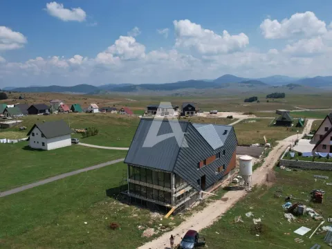 Prodaja, jednosoban stan, 48m², Žabljak, Crna Gora - image 15