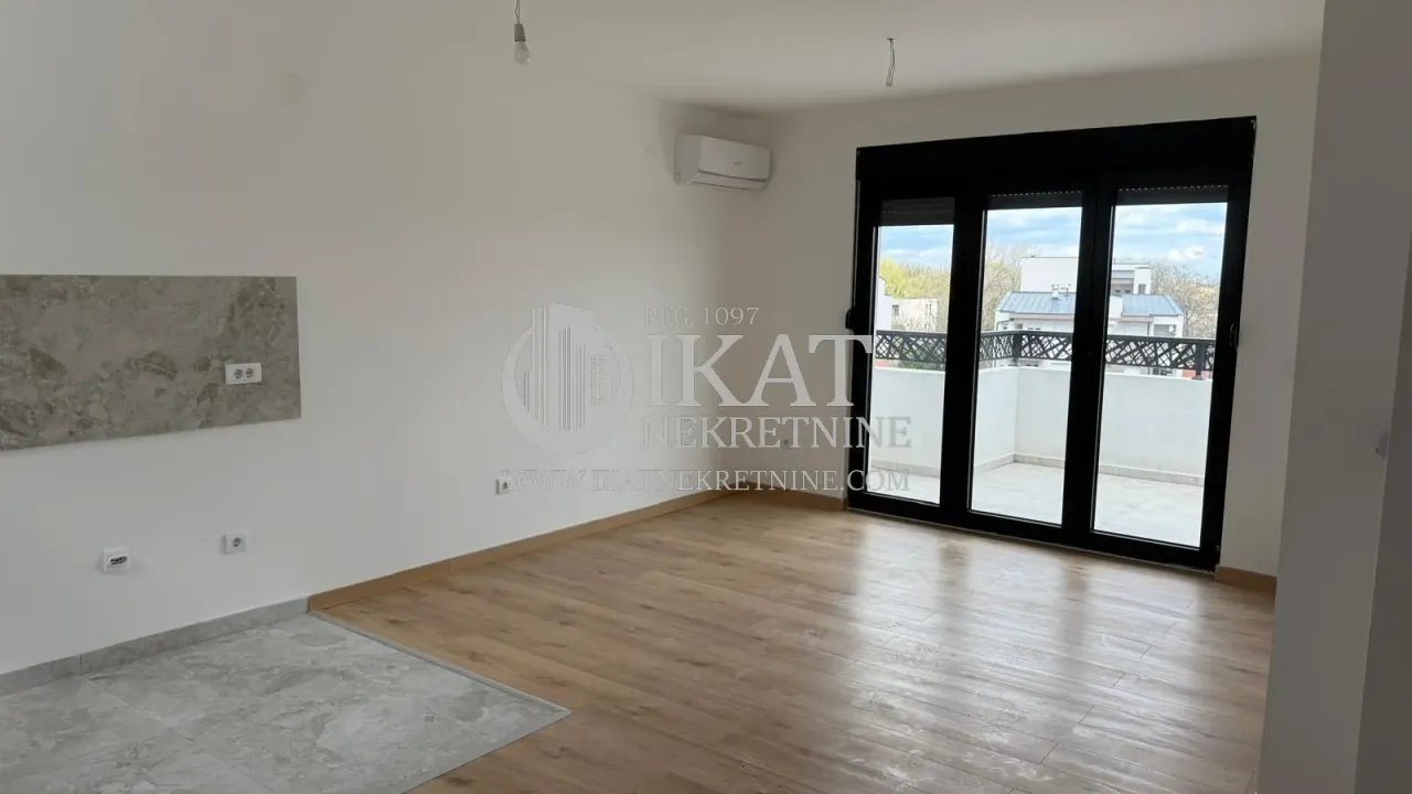 Prodaja, dvosoban stan, 67m², Centar, Pančevo