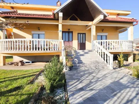 Prodaja, kuća, 350m², Zlatica, Podgorica - image 5