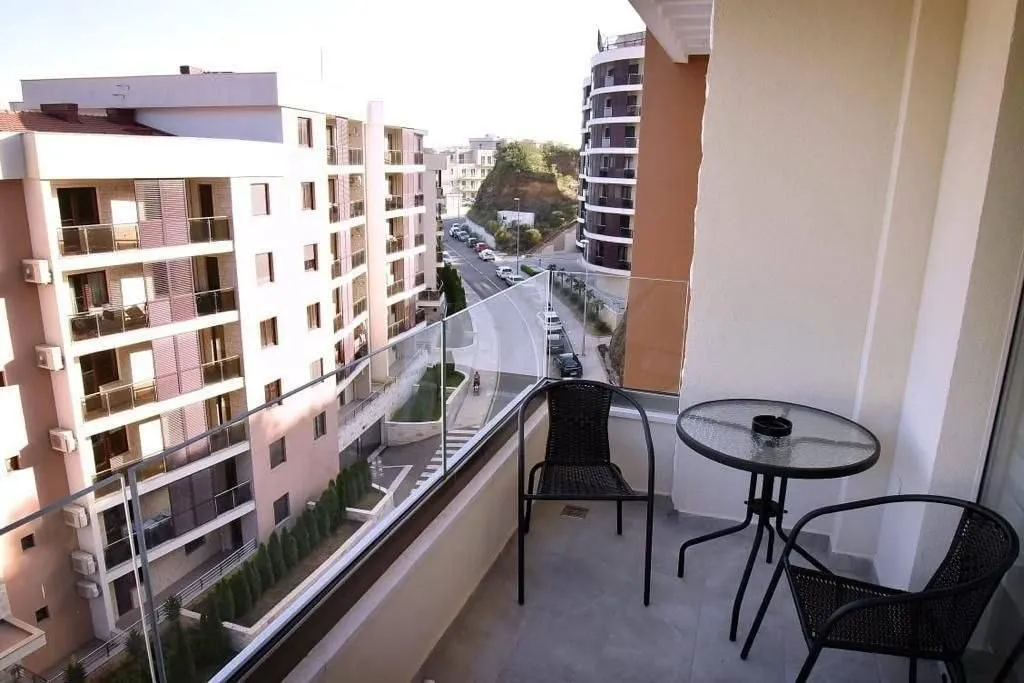 Prodaja, dvosoban stan, 59m², Bečići, Budva