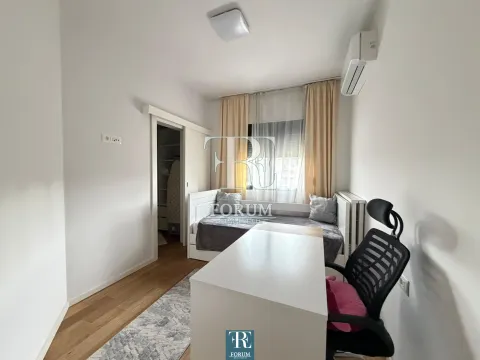 Izdavanje, dvosoban stan, 70m², Centar, Podgorica - image 9