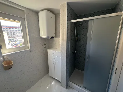 Rent, one bedroom apartment, 52m², Centar, Budva - image 16