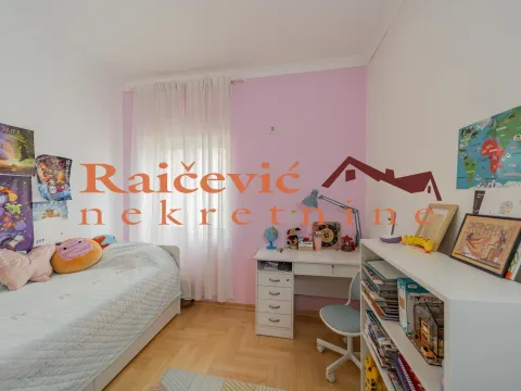 Prodaja, trosoban stan, 79m², Stari Grad, Beograd - image 11