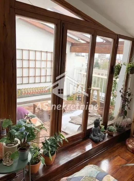 Izdavanje, trosoban stan, 87m², Čubura, Beograd