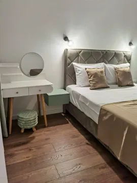 Rent, two bedroom apartment, 76m², Centar, Tivat - image 17