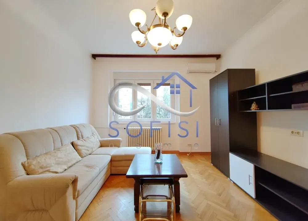 Izdavanje, dvosoban stan, 46m², Centar, Novi Sad