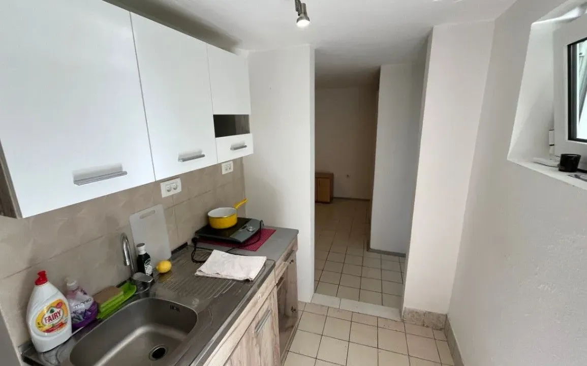 Izdavanje, jednosoban stan, 42m², Babin Do, Budva