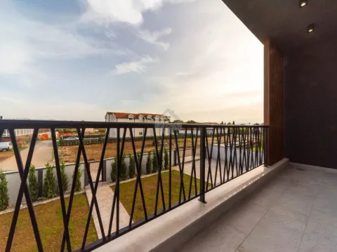 Prodaja, kuća, 150m², Gornja Gorica, Podgorica - image 23