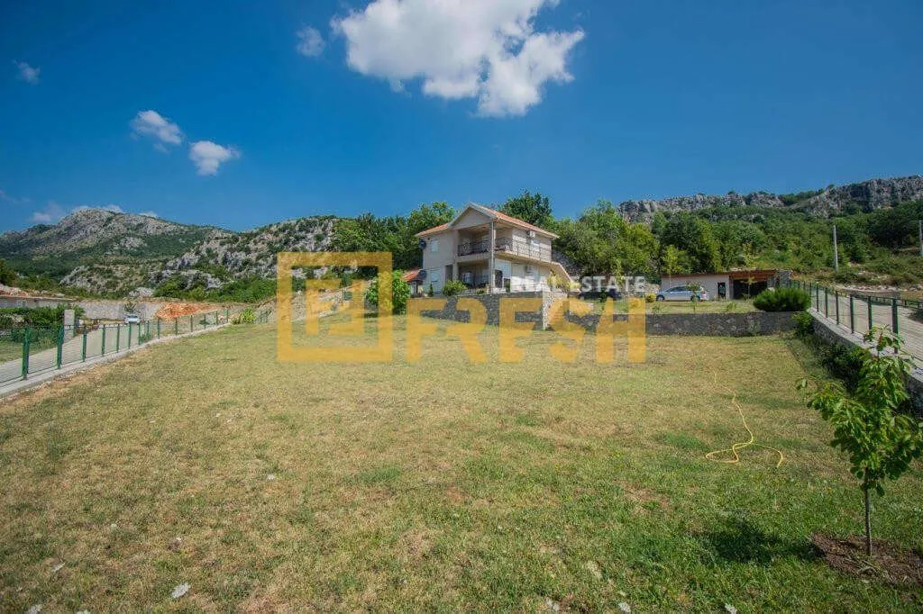 Prodaja, kuća, 220m², Ostalo, Podgorica