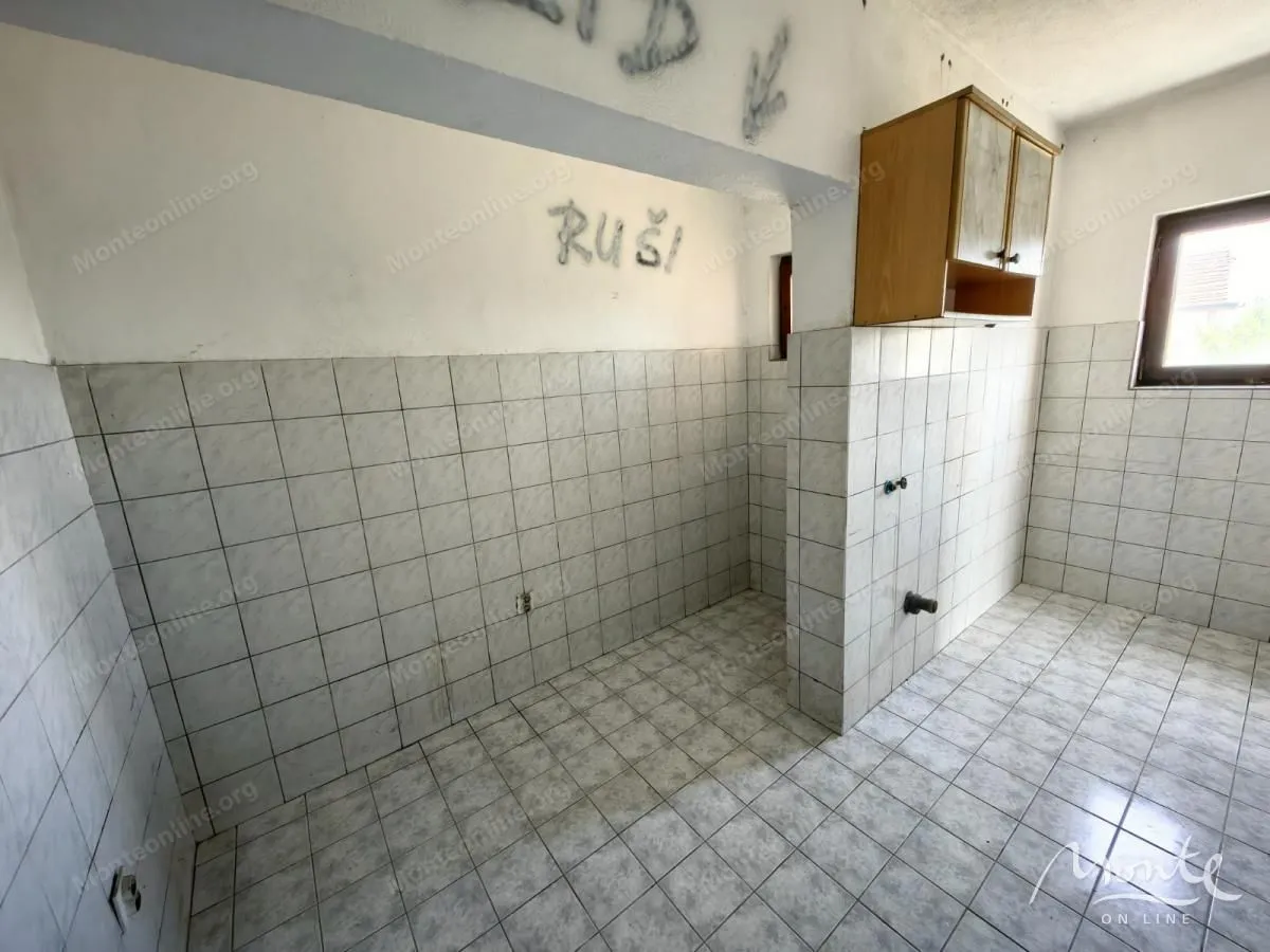 Prodaja, kuća, 385m², Donja Gorica, Podgorica