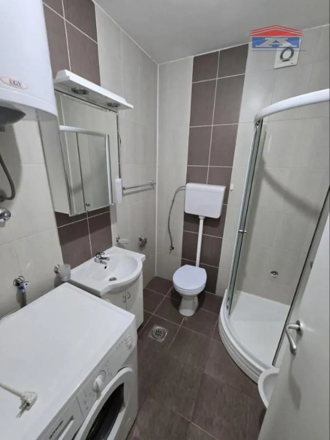 Izdavanje, jednosoban stan, 42m², Grbavica, Novi Sad Sve Podlokacije