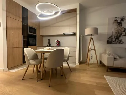 Izdavanje, trosoban stan, 74m², Savski Venac, Beograd - image 7