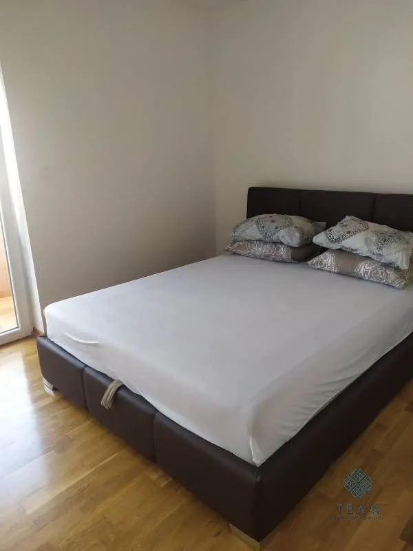 Izdavanje, dvosoban stan, 55m², Igalo, Herceg Novi