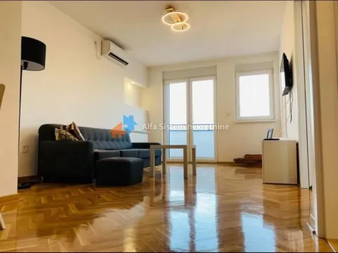 Rent, two bedroom apartment, 40m², Kalenić Pijaca, Vračar Sve Podlokacije - image 2
