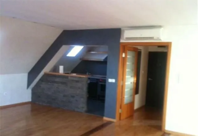 Izdavanje, stan, 140m², Stari Grad, Beograd