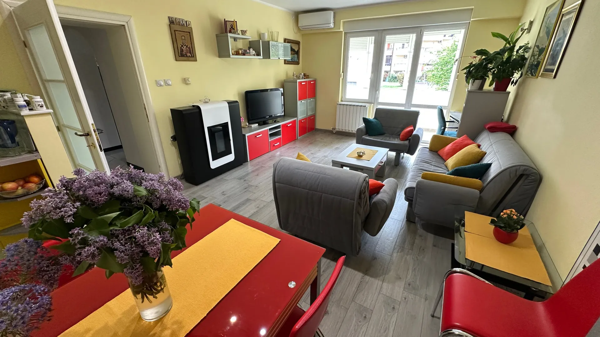 Prodaja, trosoban stan, 65m², Stara varoš, Nikšić