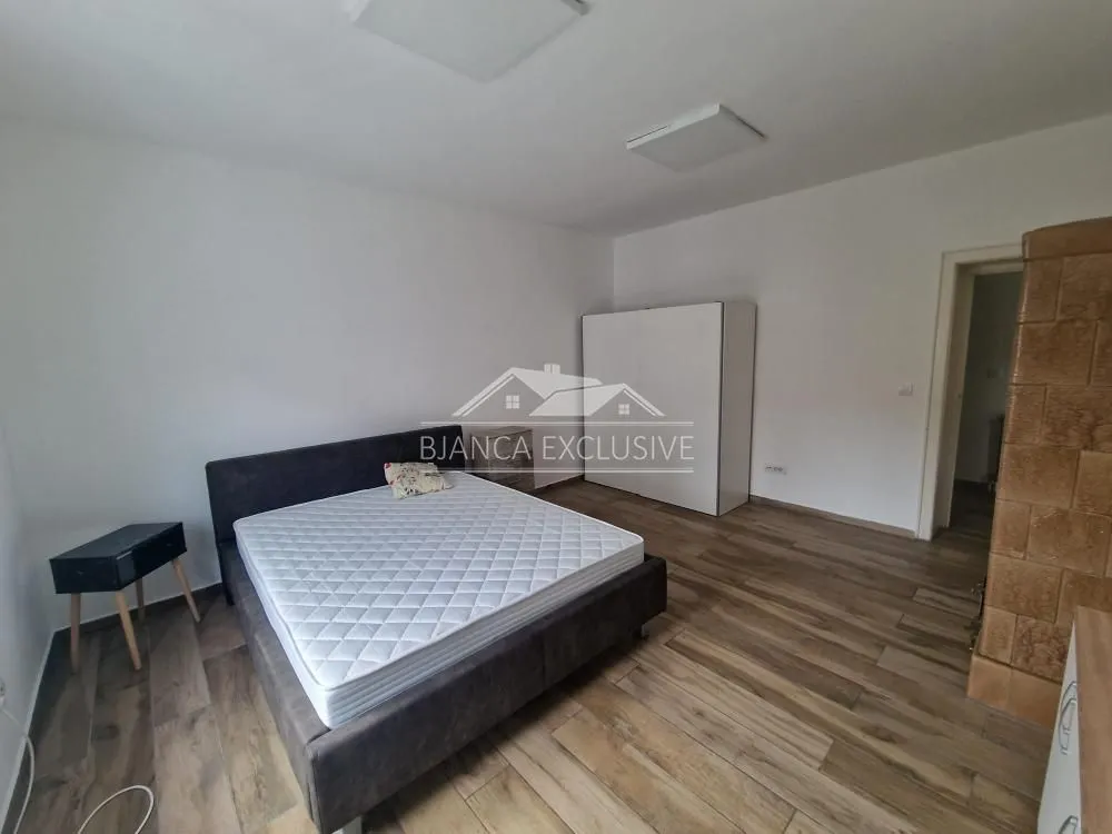 Prodaja, četvorosoban stan, 79m², Južni Bulevar, Vračar Sve Podlokacije