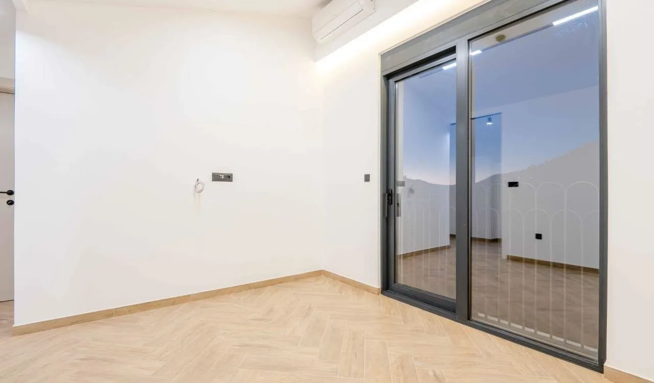 Sale, house, 240m², Kamenovo, Budva