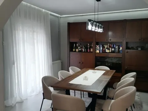 Prodaja, kuća, 350m², Vranići, Podgorica - image 13