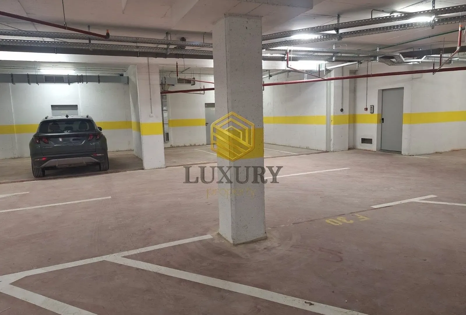 Izdavanje, dvosoban stan, 108m², Central Point, Podgorica