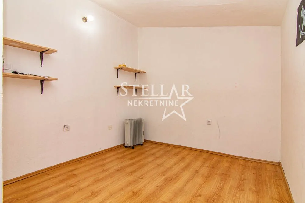Izdavanje, kuća, 250m², Zagorič, Podgorica