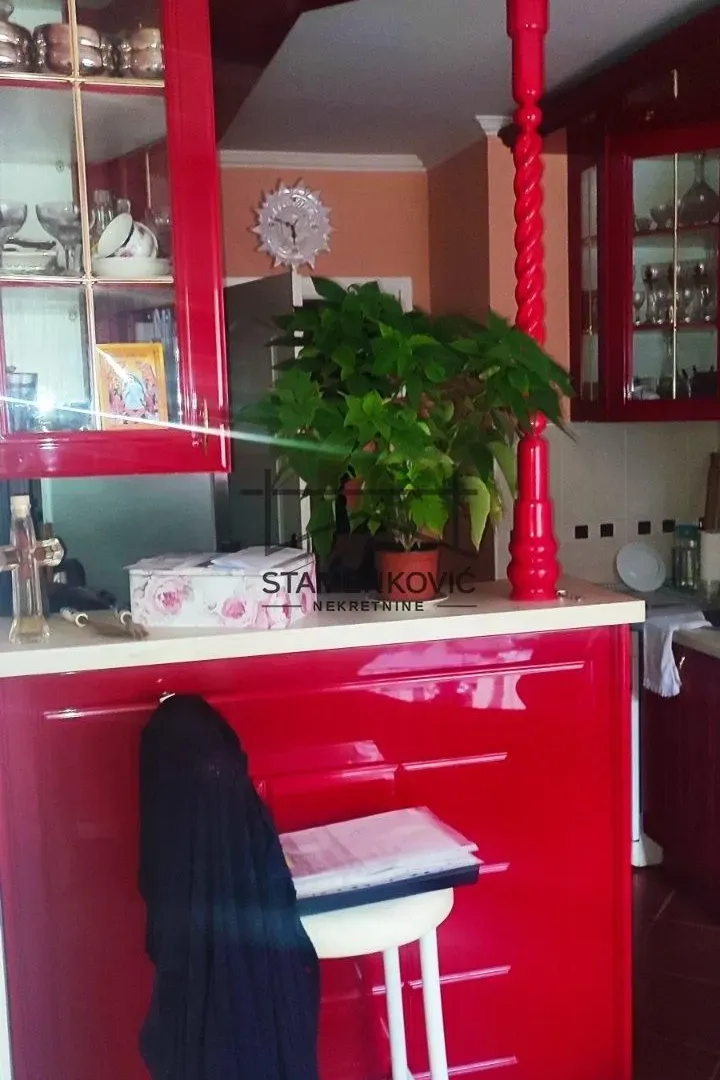Prodaja, trosoban stan, 81m², Podbara, Novi Sad Sve Podlokacije