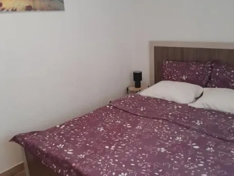 Izdavanje, trosoban stan, 120m², Tivat, Crna Gora - image 7