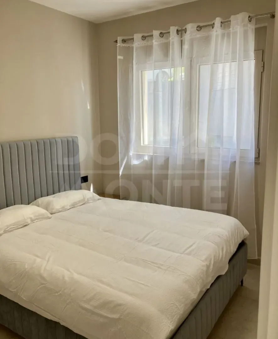 Izdavanje, jednosoban stan, 38m², Tivat, Crna Gora