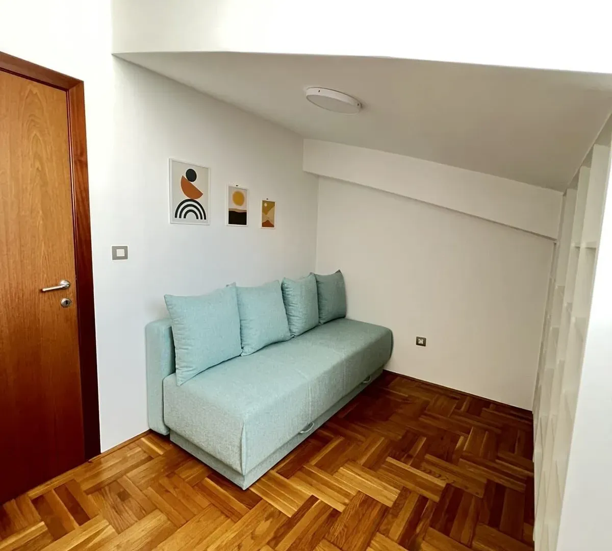 Izdavanje, jednosoban stan, 71m², Stari Aerodrom, Podgorica