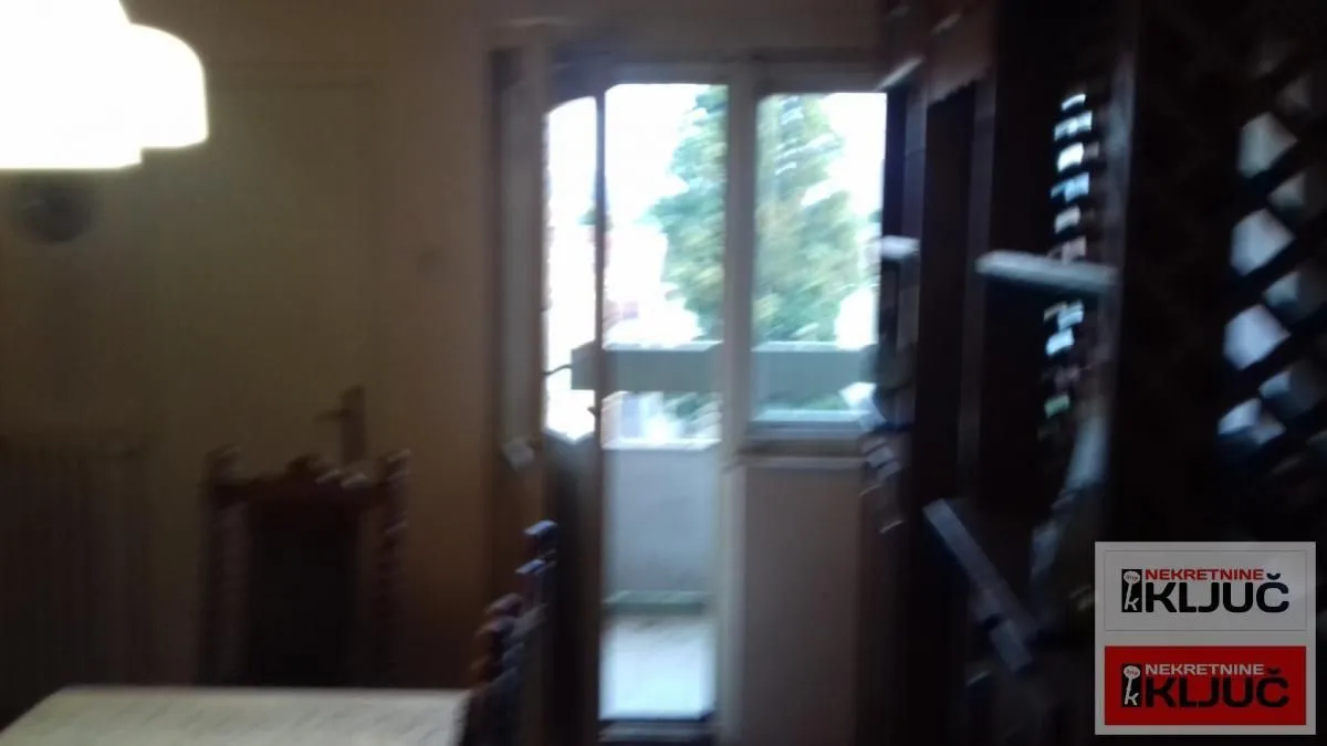 Prodaja, trosoban stan, 86m², Centar, Novi Sad