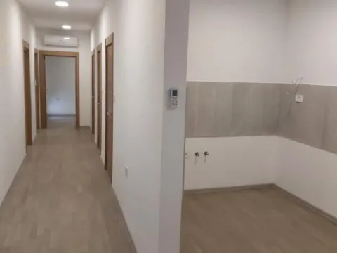 Prodaja, četvorosoban stan, 78m², Alibegovac, Petrovaradin - image 6