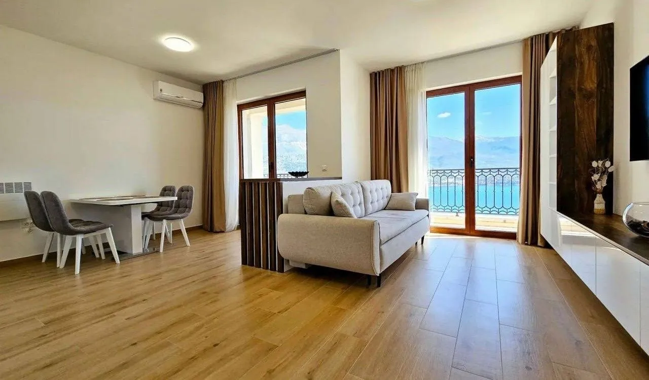 Prodaja, dvosoban stan, 73m², Komoševina, Budva