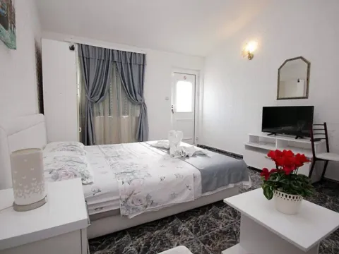 Sale, hospitality venue, 245m², Sutomore, Bar - image 7