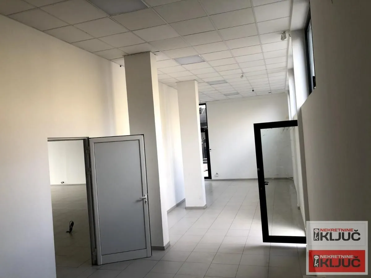 Rent, office space, 331m², Telep, Novi Sad Sve Podlokacije