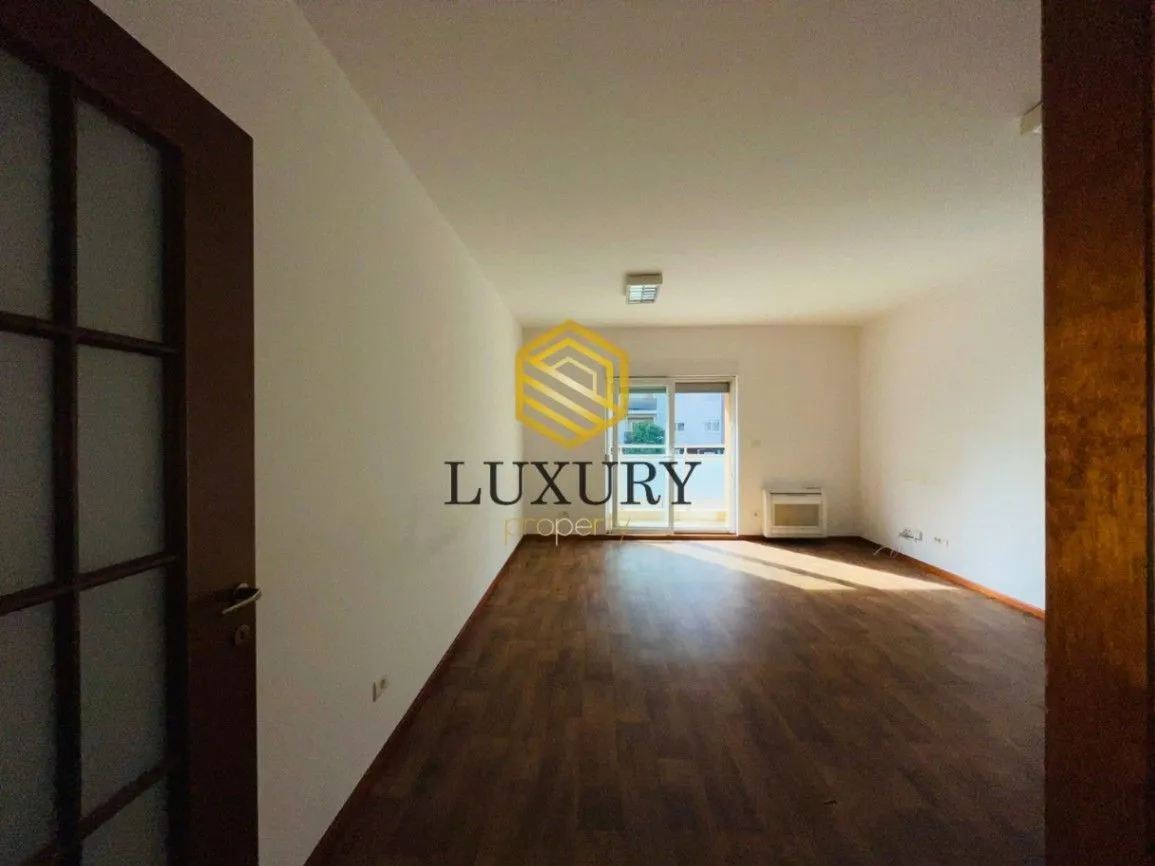 Rent, office space, 110m², City Kvart, Podgorica
