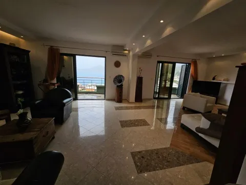 Izdavanje, stan, 149m², Pržno, Budva - image 2