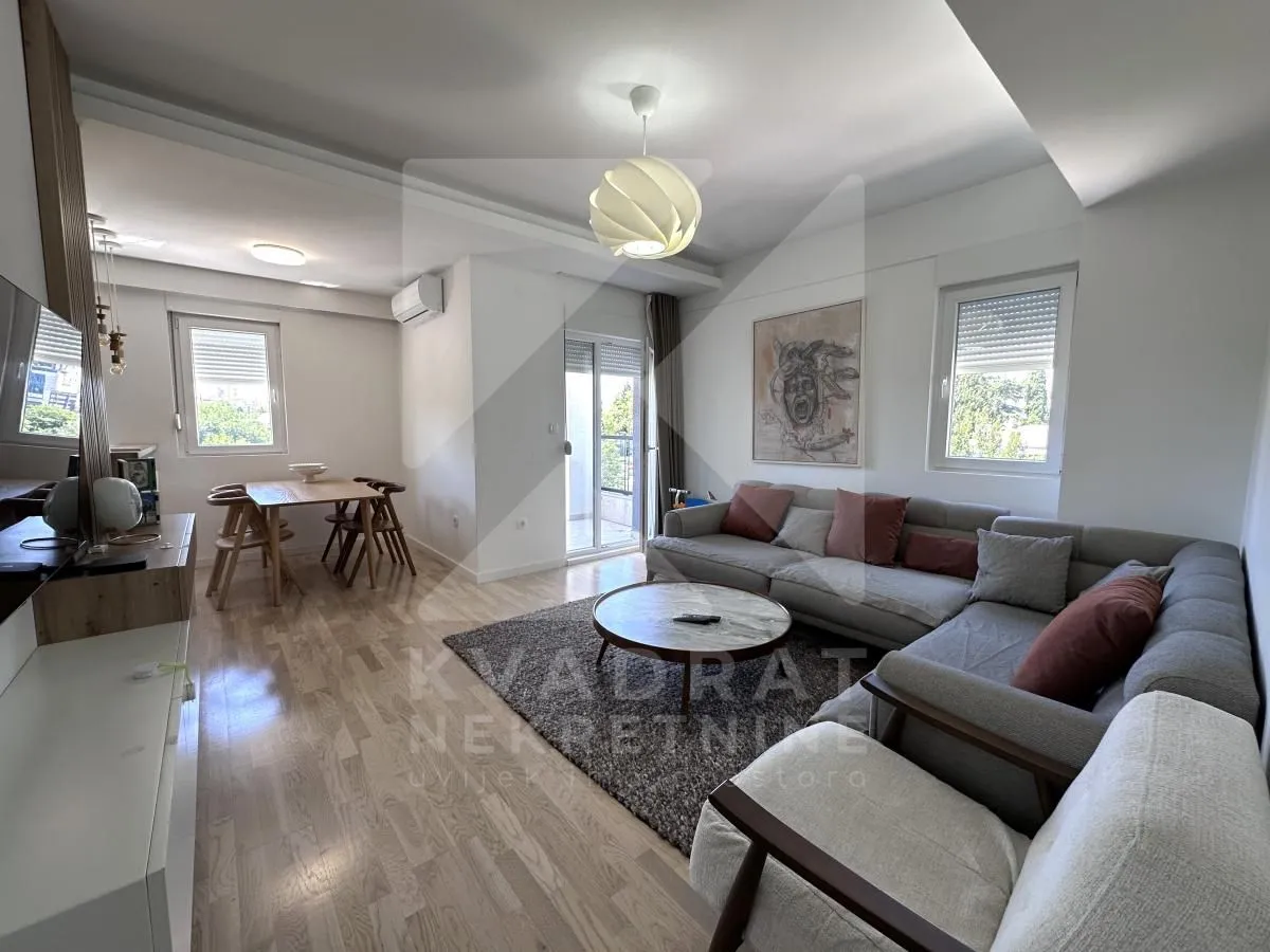 Prodaja, dvosoban stan, 67m², Centar, Podgorica