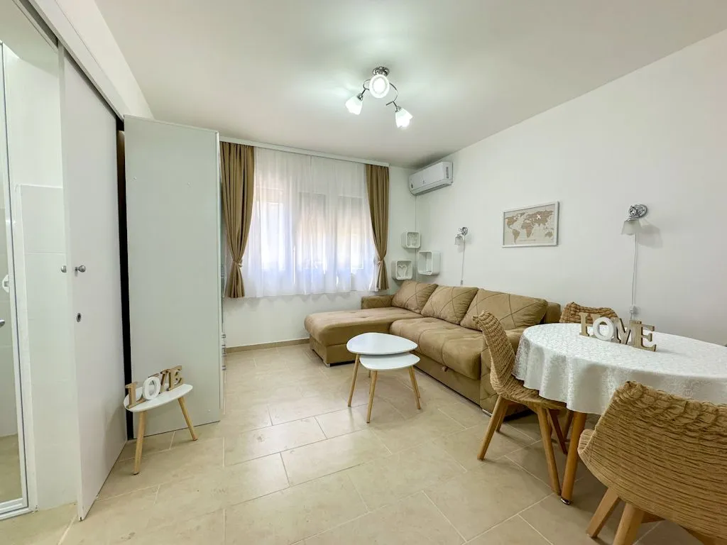 Prodaja, jednosoban stan, 24m², Autobuska stanica, Podgorica