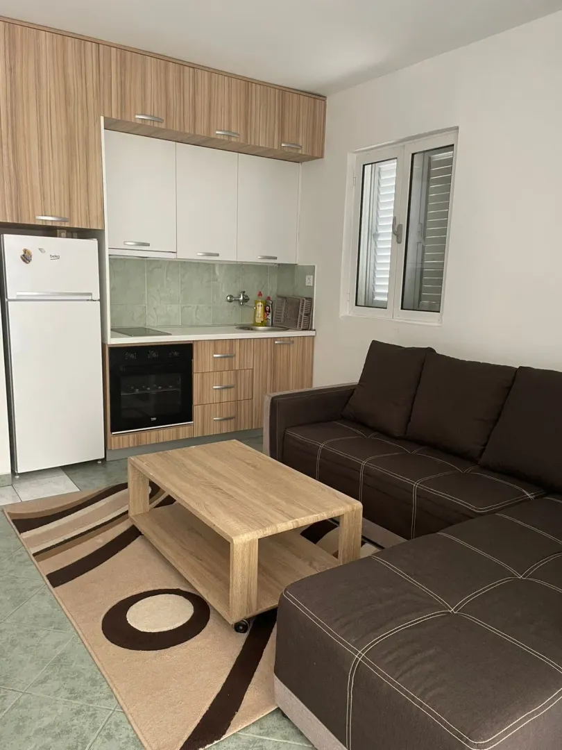 Rent, one bedroom apartment, 37m², Podkošljun, Budva